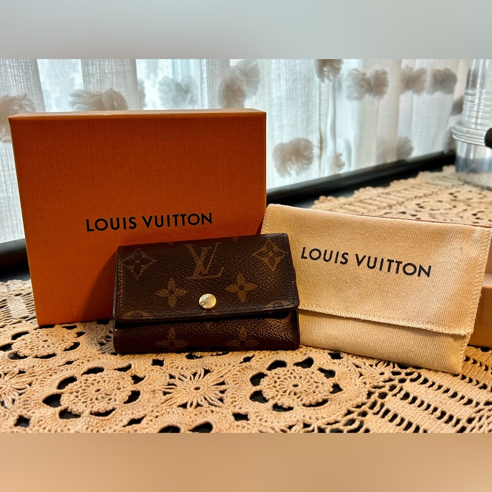 Louis Vuitton Dark Brown Monogram Six Key Holder